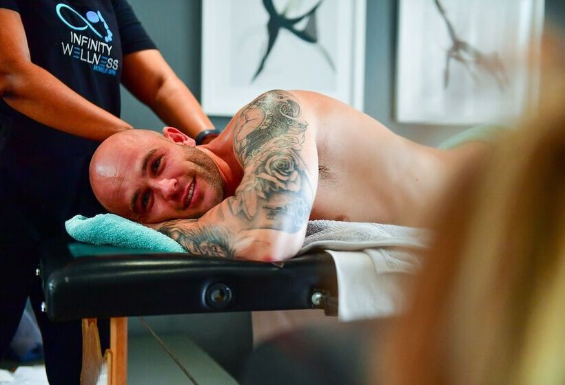 Отель Ellipse Executive Apartments