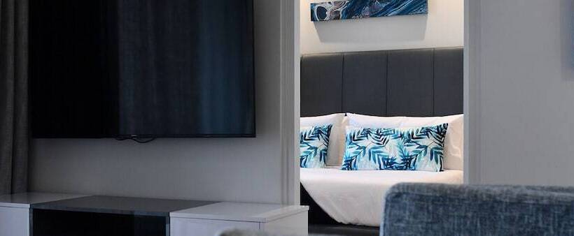 Отель Ellipse Executive Apartments