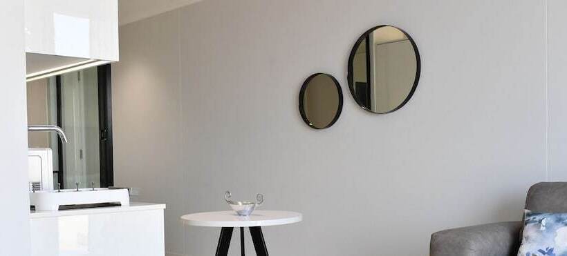 Отель Ellipse Executive Apartments