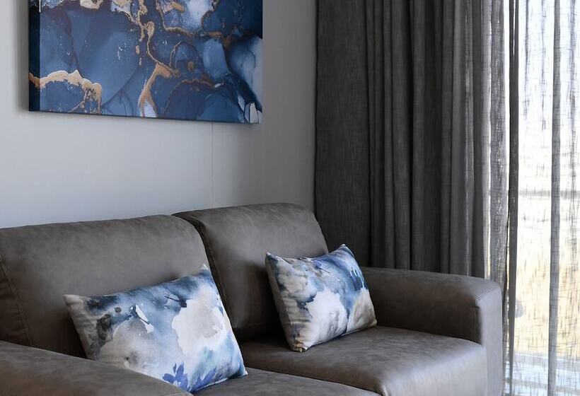 Отель Ellipse Executive Apartments