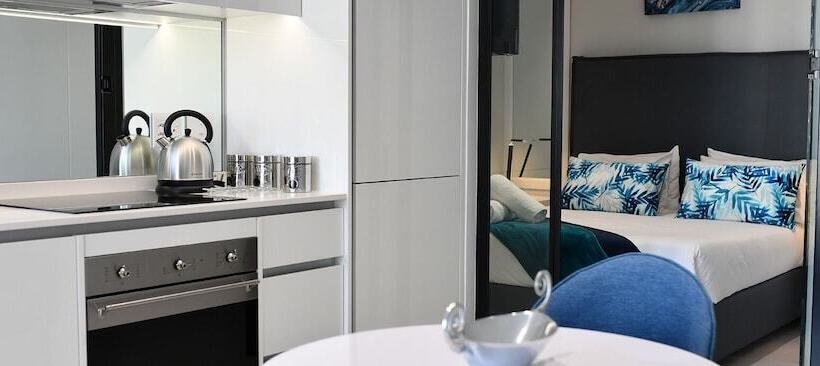 Отель Ellipse Executive Apartments