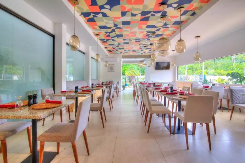 Hotelli Paradise Bay