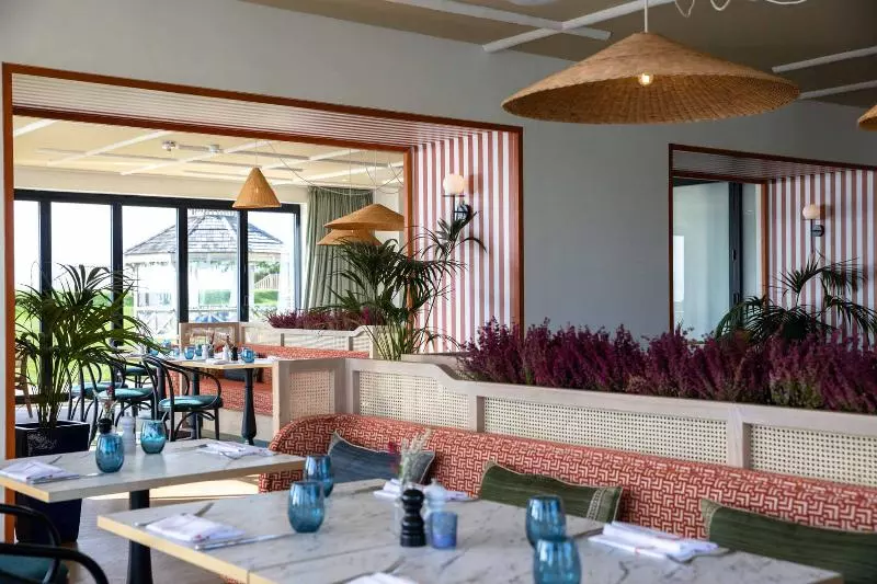 Hotelli The Relais Cooden Beach
