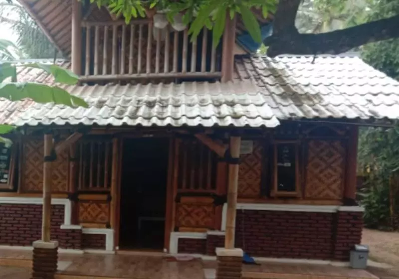 Hotelli Oyo 3303 Penginapan Putri Asih Sawarna