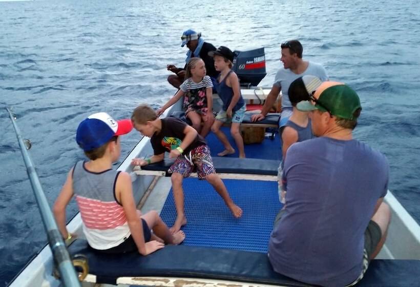 فندق صغير Ratu Kini Backpackers & Dive Resort