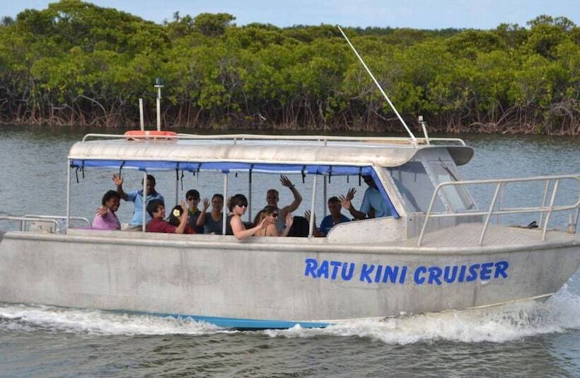 فندق صغير Ratu Kini Backpackers & Dive Resort