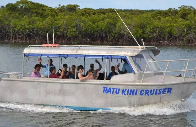 Auberge Hôtelière Ratu Kini Backpackers & Dive Resort