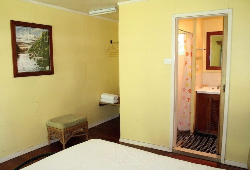 فندق صغير Ratu Kini Backpackers & Dive Resort