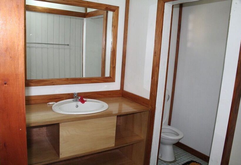 فندق صغير Ratu Kini Backpackers & Dive Resort