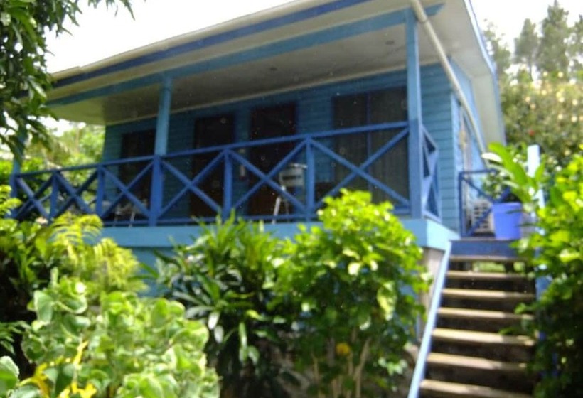 فندق صغير Ratu Kini Backpackers & Dive Resort