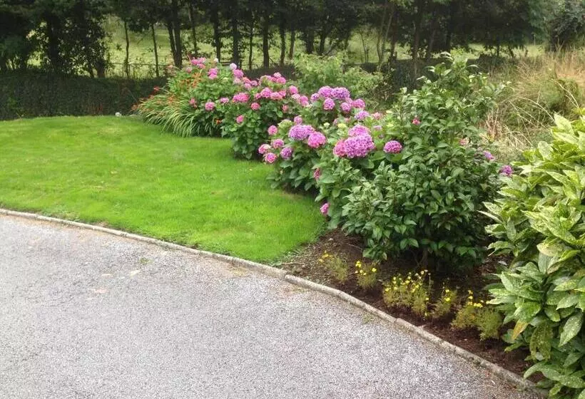 تختخواب و صبحانه Rockcrest House