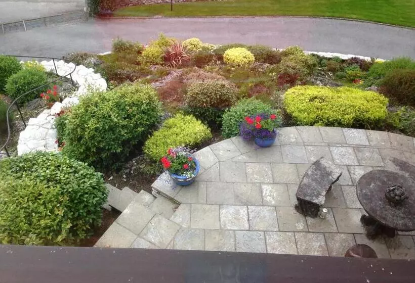 تختخواب و صبحانه Rockcrest House