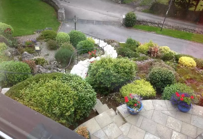 تختخواب و صبحانه Rockcrest House