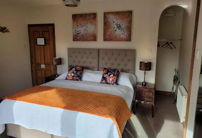 تختخواب و صبحانه Rockcrest House