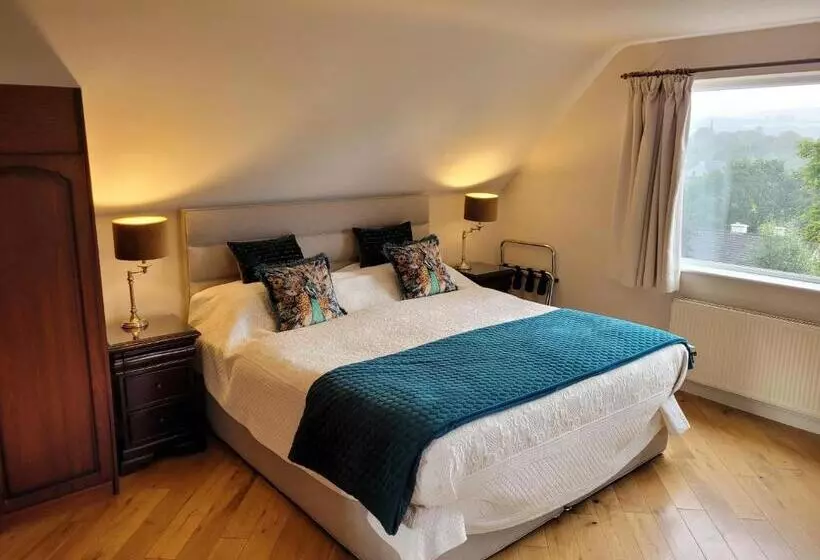 تختخواب و صبحانه Rockcrest House