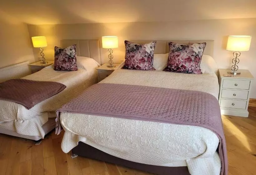 تختخواب و صبحانه Rockcrest House