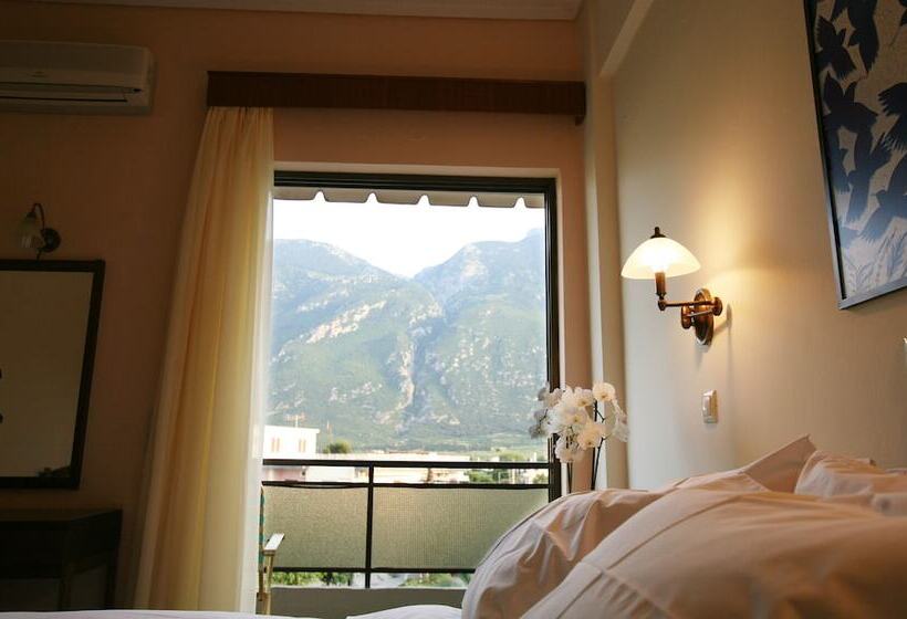 Alexakis Hotel & Spa