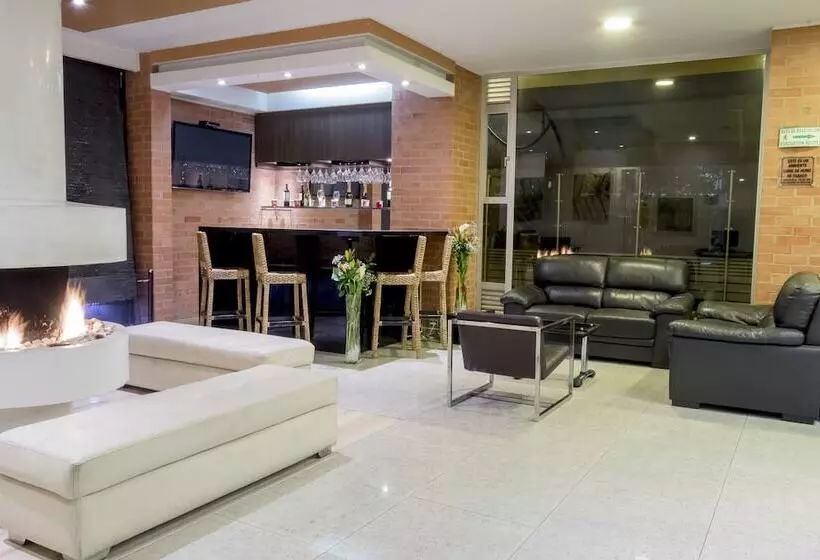 هتل Apartamentos Regency La Feria