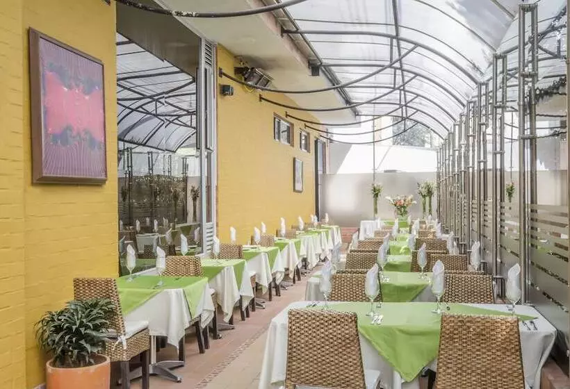 هتل Apartamentos Regency La Feria