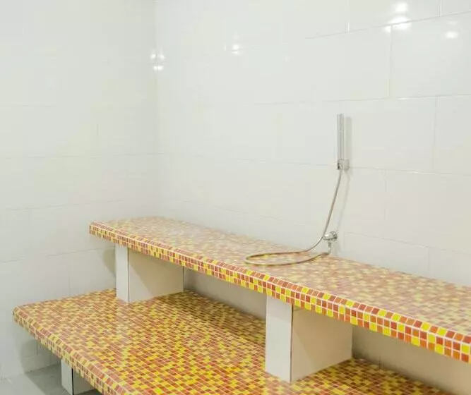 هتل Apartamentos Regency La Feria