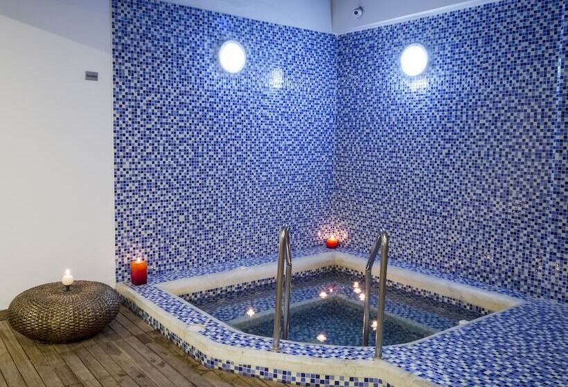 هتل Apartamentos Regency La Feria