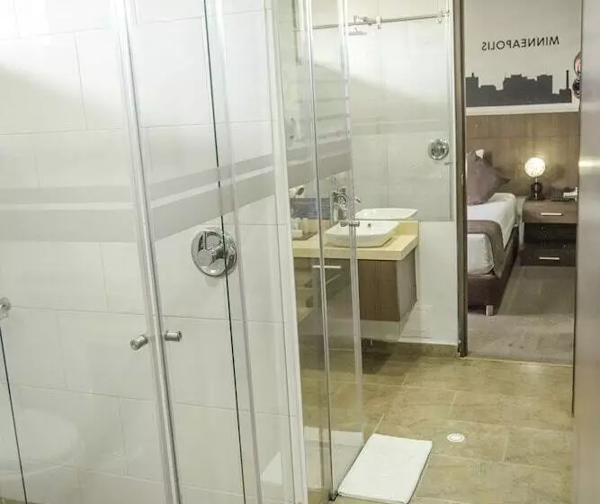 هتل Apartamentos Regency La Feria