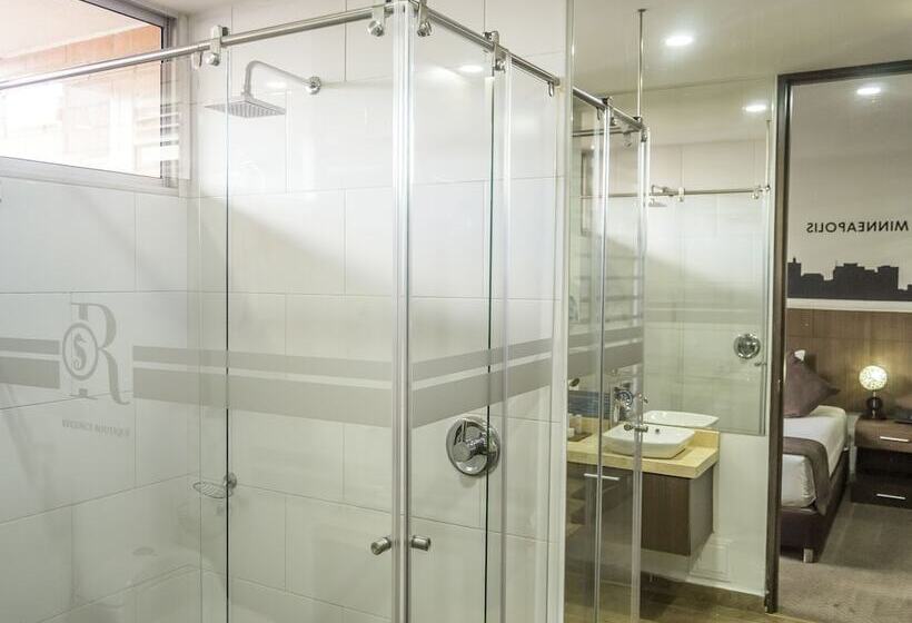 هتل Apartamentos Regency La Feria