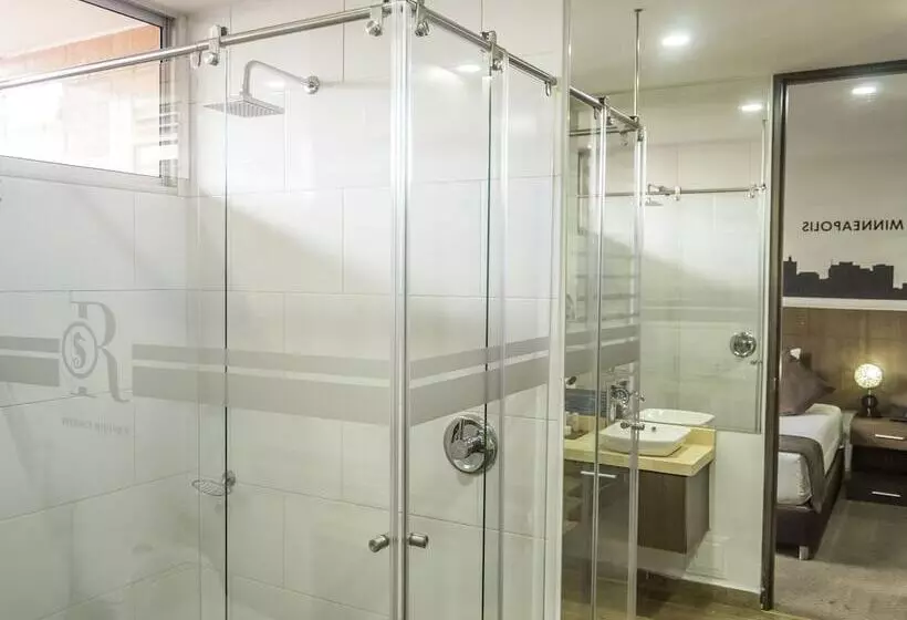 هتل Apartamentos Regency La Feria