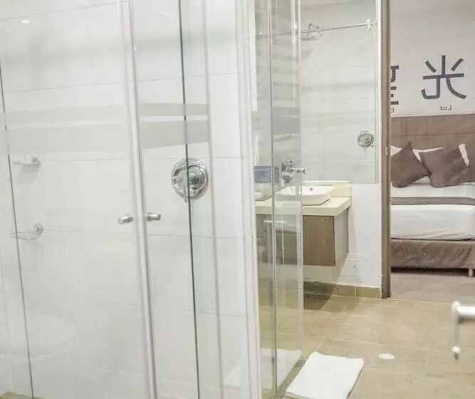 هتل Apartamentos Regency La Feria