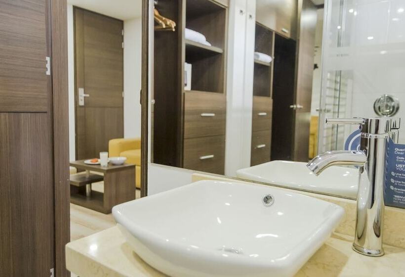 هتل Apartamentos Regency La Feria