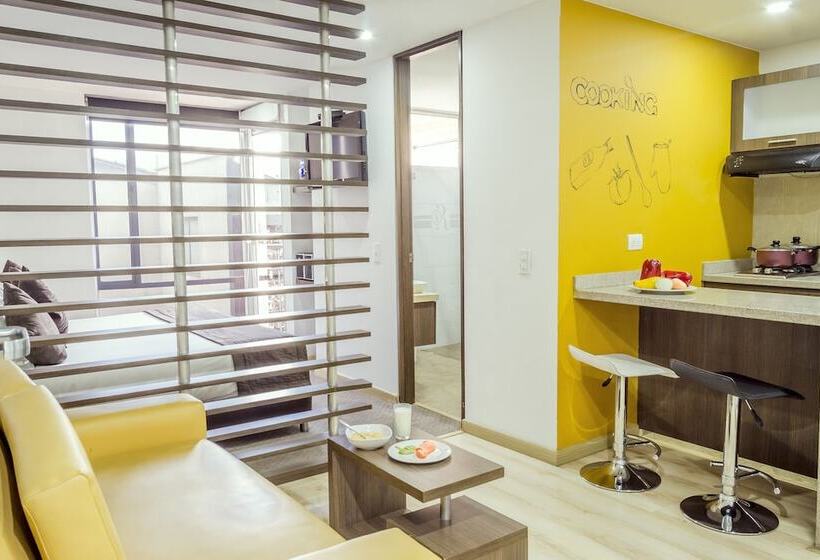 هتل Apartamentos Regency La Feria