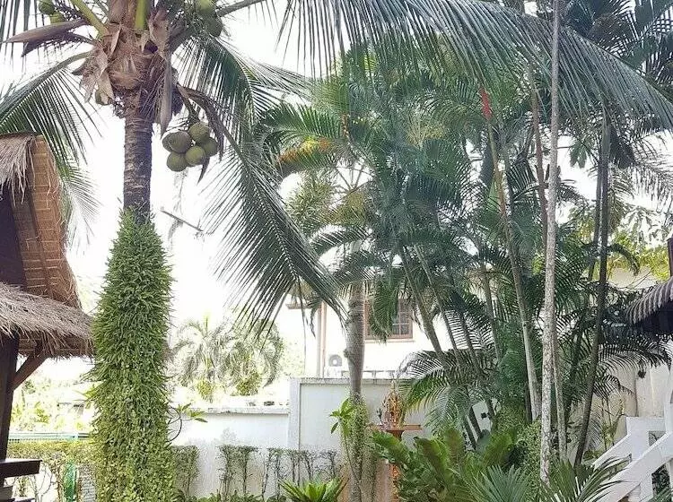 Отель Baan Chayna Resort