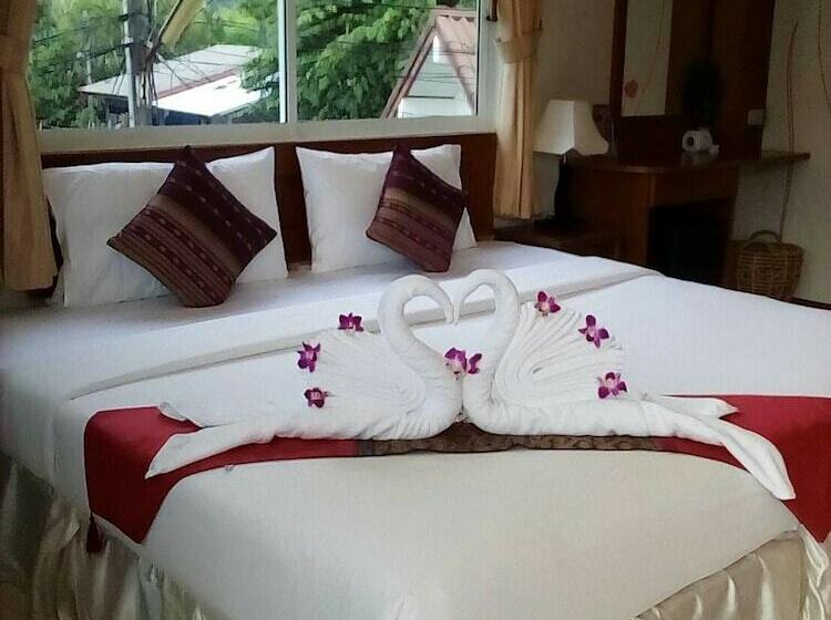 בית מלון כפרי Baan Chayna Resort