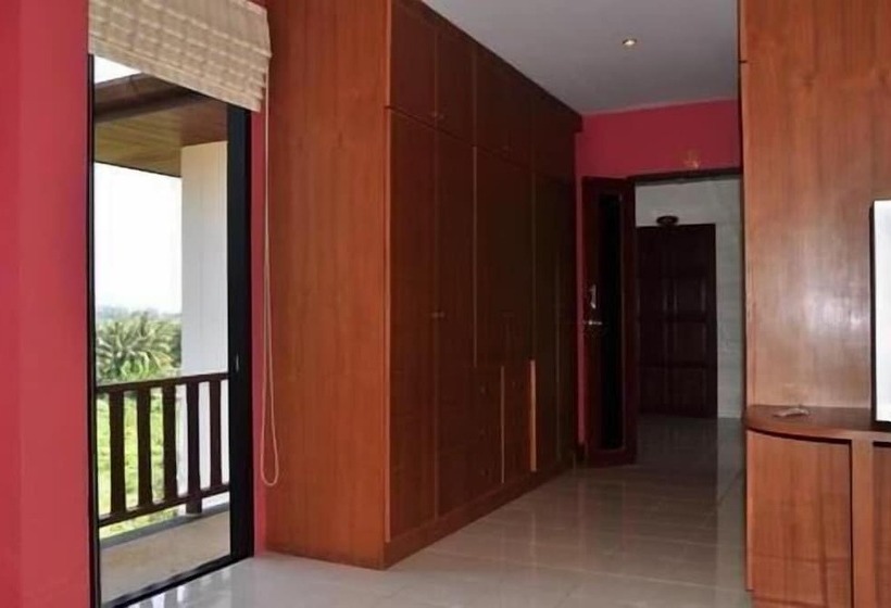 בית מלון כפרי Baan Chayna Resort