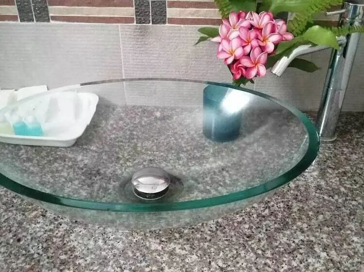 Отель Baan Chayna Resort