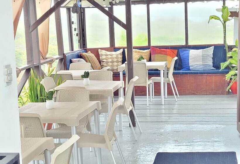 هتل Ellen Bay Inn