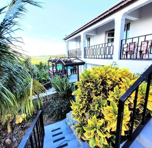 هتل Ellen Bay Inn