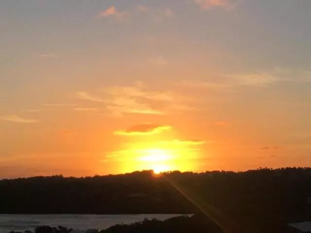 هتل Ellen Bay Inn