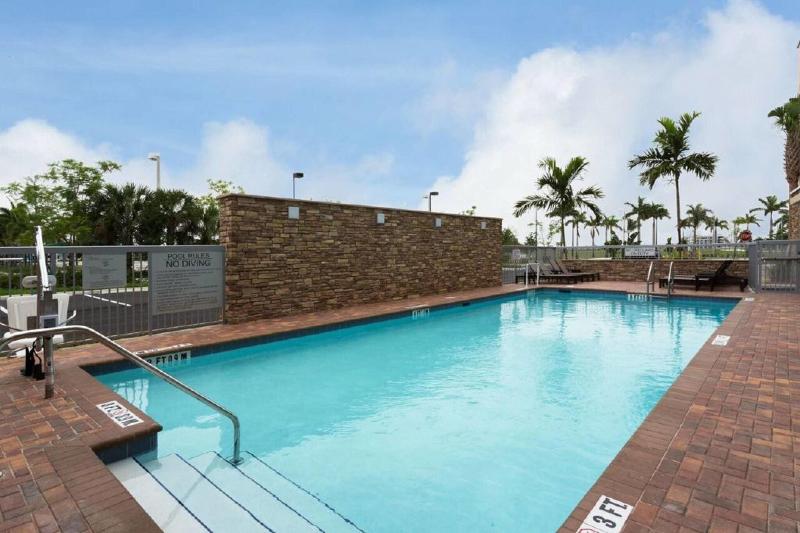 فندق Fairfield Inn & Suites By Marriott Fort Lauderdale Pembroke Pines