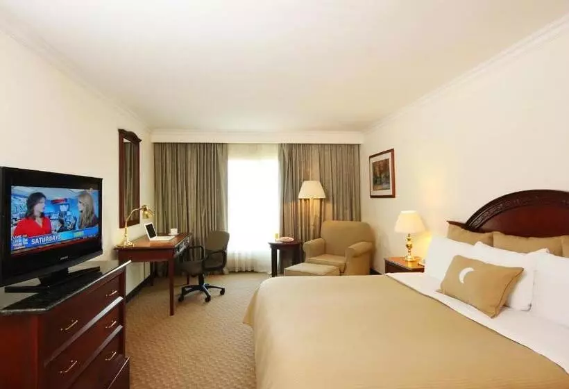 Hotel Fiesta Inn Express Nuevo Laredo