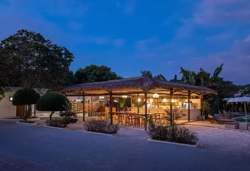 ホテル Gili Teak Beach Front Resort