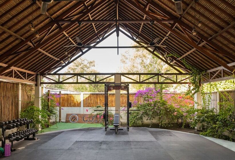 酒店 Gili Teak Beach Front Resort