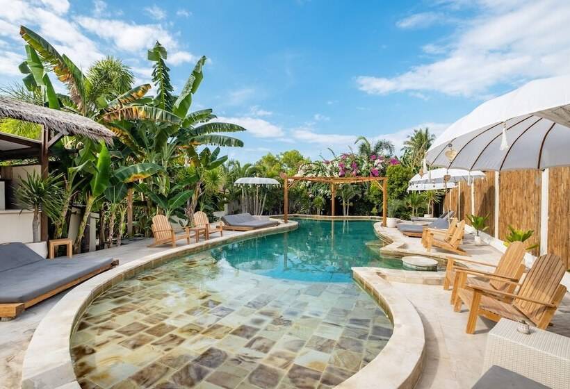 酒店 Gili Teak Beach Front Resort