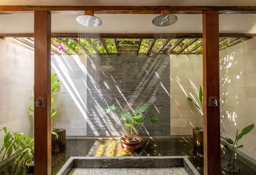 ホテル Gili Teak Beach Front Resort