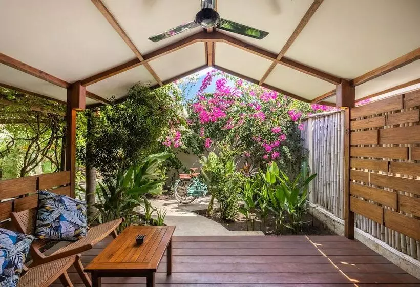 ホテル Gili Teak Beach Front Resort