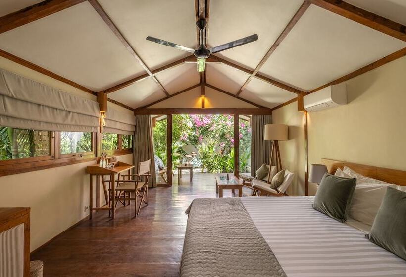 酒店 Gili Teak Beach Front Resort