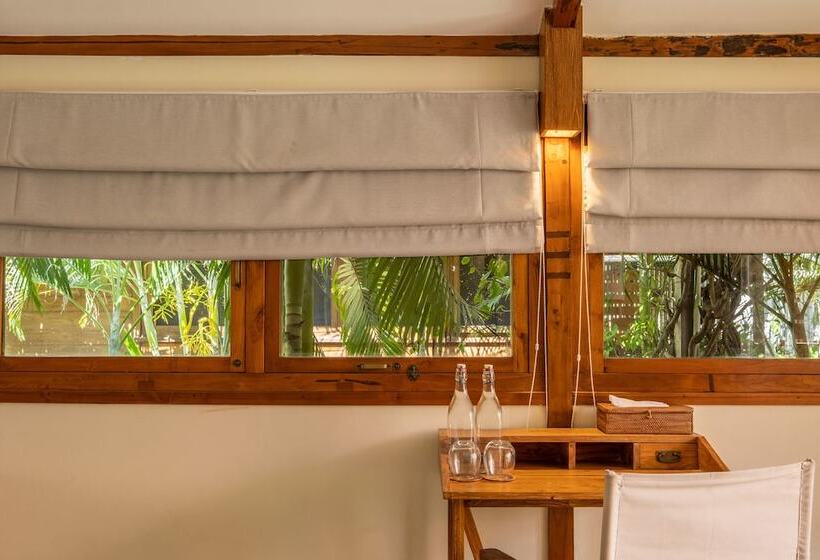 酒店 Gili Teak Beach Front Resort