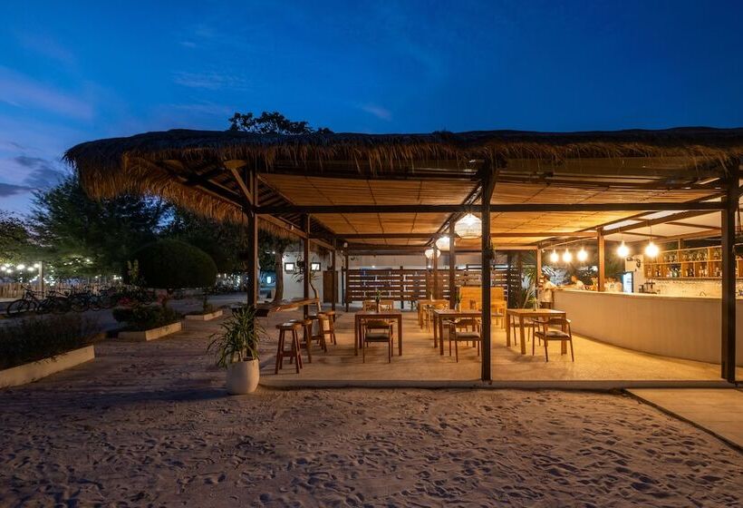 酒店 Gili Teak Beach Front Resort