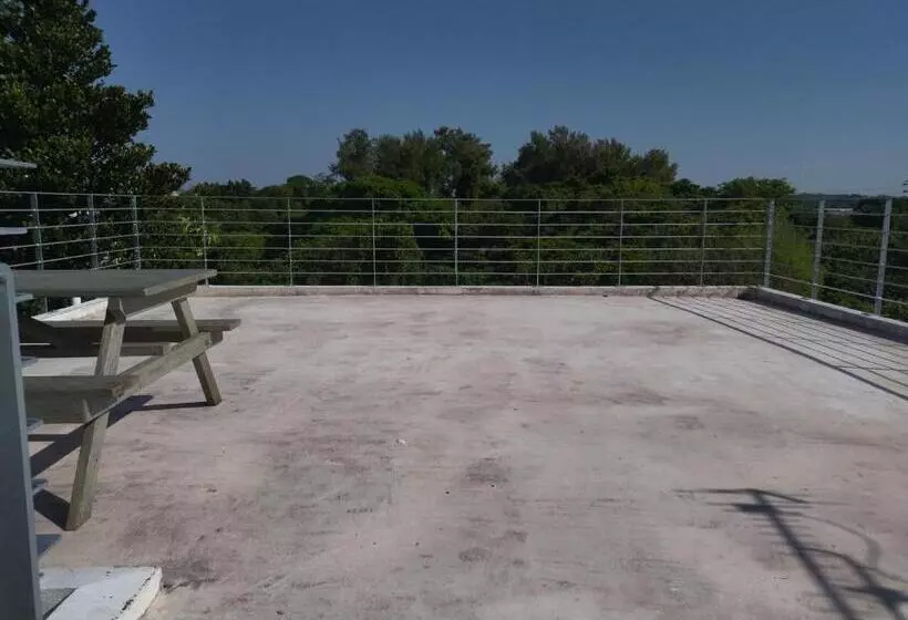 Отель Holiday House Ryukyu An Music Hostel