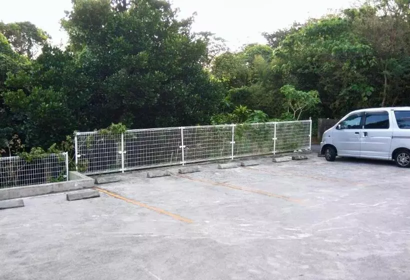 Отель Holiday House Ryukyu An Music Hostel